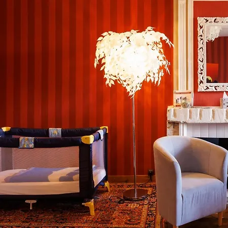 Domaine De Seugnac 4* פונס