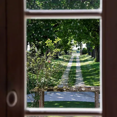Domaine De Seugnac Bed & Breakfast Pons