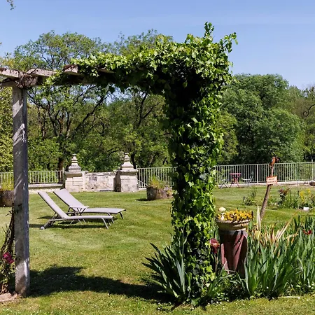 Bed & Breakfast Domaine De Seugnac Pons