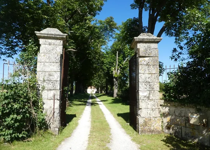 Domaine De Seugnac Bed & Breakfast