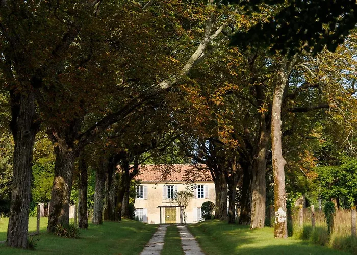 Domaine De Seugnac 4*