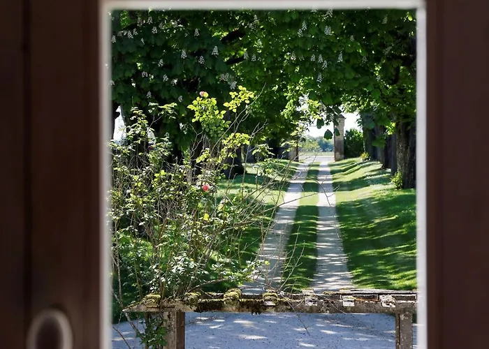 Domaine De Seugnac Bed & Breakfast Pons