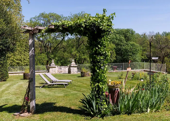 Bed & Breakfast Domaine De Seugnac Pons